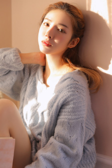 边吃奶边弄进去男女视频
